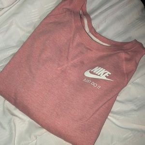 pink long sleeve nike shirt